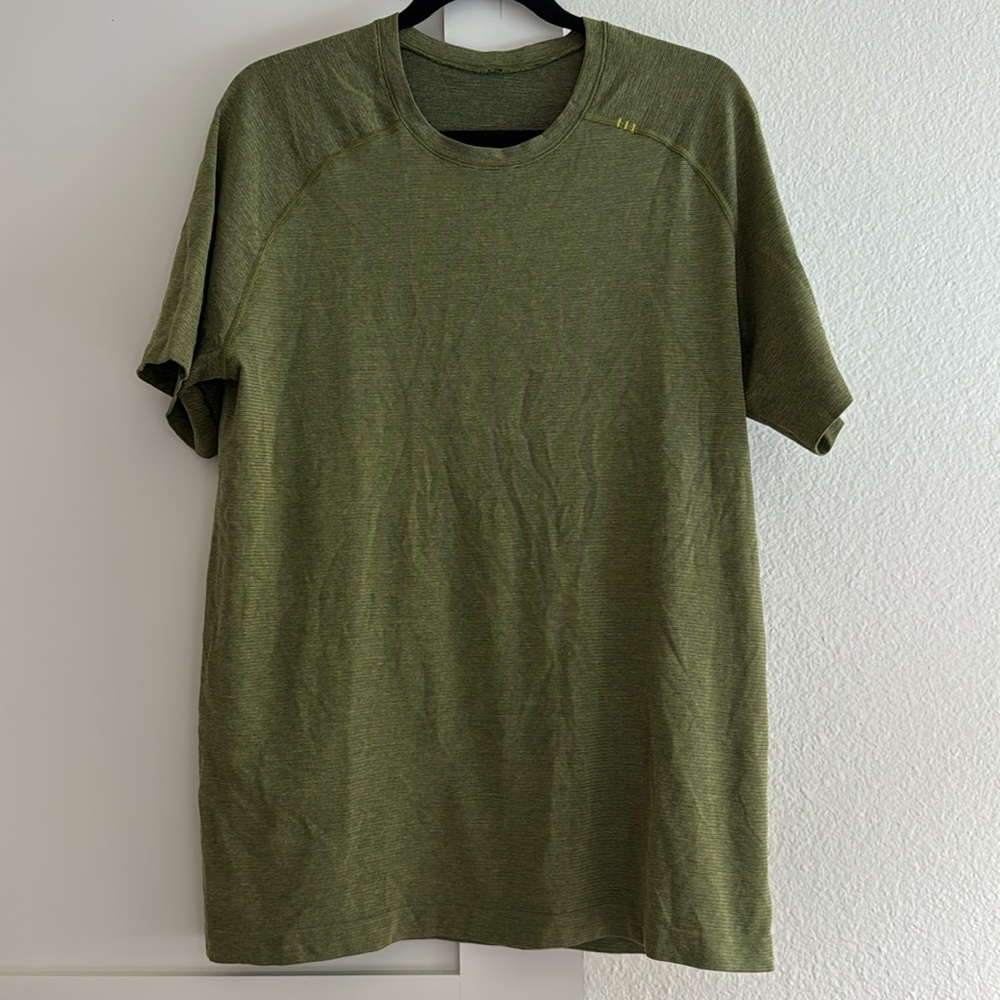 Lululemon Athletica Static Stripe Green Short Sleeve T-Shirt size L